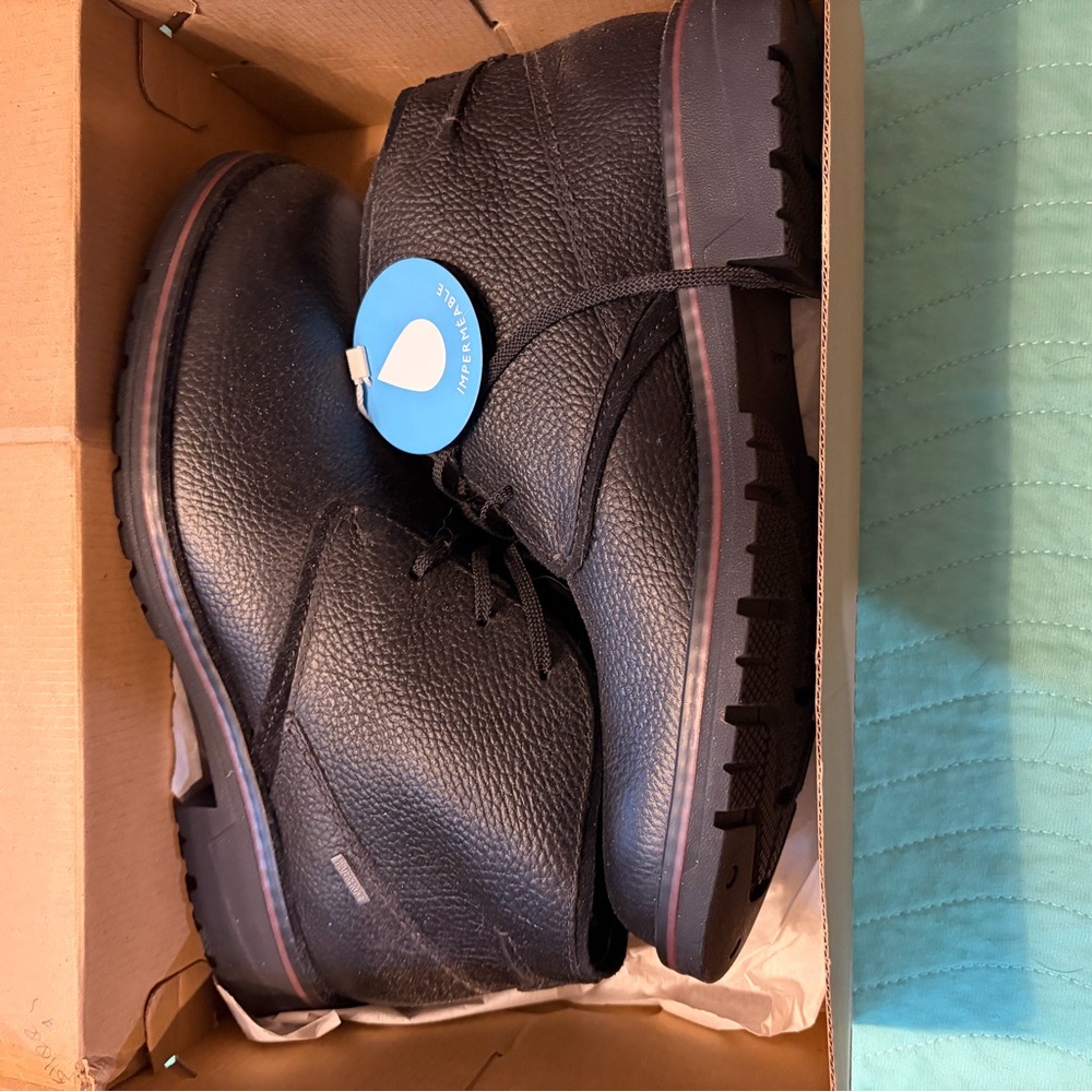 Clarks Dark Leather Chukka Boots for Men